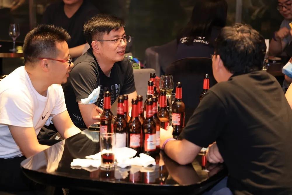 游戏茶馆X飞书深诺“出海航站蓄能夜”私享酒会嗨翻外滩,惊喜继续 游戏茶馆X飞书深诺“出海航站蓄能夜”私享酒会嗨翻外滩,惊喜继续