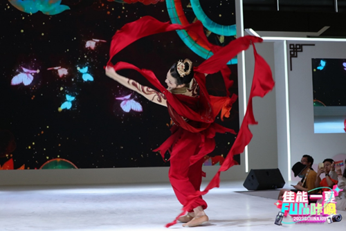 汉服的魅力 CJ洛裳华服·新秀大赛十分火热 汉服的魅力 CJ洛裳华服·新秀大赛十分火热